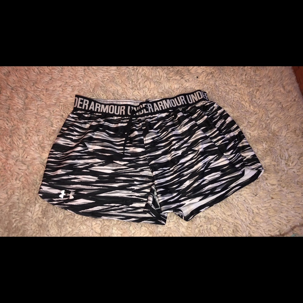 Woman’s under armor shorts